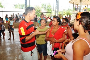 Vereador Rabelo Góes durante festa do dia das crianças