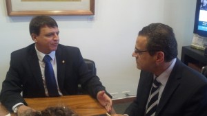 deputado Marcio Bittar (PSDB-AC) com o presidente da Casa, deputado Henrique Eduardo Alves (PMDB-RN)
