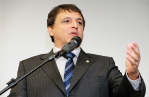 Marcio Bittar opina: Ano Novo, Velhos Problemas Marcio-Bittar-Alexandra-Martins-AC