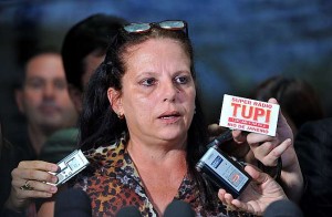 Coletiva com Ramona Matos Rodriguez, médica cubana que esta abrigada na sala da Liderança do Democratas, após fugir de Pacajá, no Pará, onde trabalhava no programa Mais Médicos desde outubro Foto: Zeca Ribeiro / Câmara dos Deputados