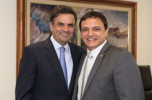 Aécio e Bittar conversaram sobre a questão do narcotráfico na fronteira acreana (Foto: Alexssandro Loyola)