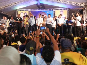 ComícioAécio