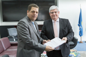 Major Rocha entregou representação ao procurador-geral da República, Rodrigo Janot (foto: Antonio Augusto/SECOM/PGR)
