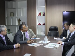 Deputados federais estiveram em reunião na Câmara de Vereadores _Foto Catarina Costa G1 PI