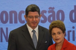 ac_dilma-rousseff-assinatura-conscessao-ponte-rio-niteroi_05182015003-300x199