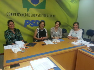 thelma-solange-nancy-e-tania-rindo-na-reuniao-de-13.01-300x225-300x225