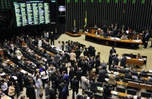 Luis-Macedo-Câmara-dos-Deputados-300x196