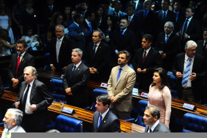 foto-01-aecio-neves-e-anastasia-senado-federal-300x200