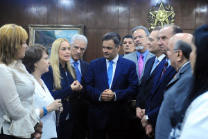 aecio-neves-liderancas-venezuela-foto-george-gianni-300x200