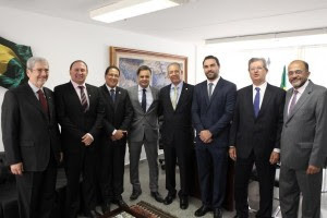 “A filiação de Geilson ao PSDB fortalece as forças de oposição na Bahia”, destacou o Aécio Neves