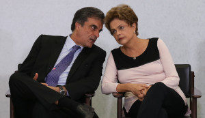 http-fotospublicas.com-wp-content-uploads-2015-12-dilma-11-12-2015-4-300x173