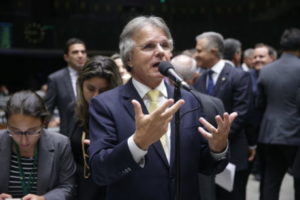vanderlei-macris-foto-agencia-camara-460x307