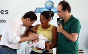 bruno-araujo-crianca-microcefalia-300x184