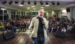 hk_lula-e-marisa-leticia-encontro-mulheres-santo-andre-10-anos-lei-maria-da-penha_00315082016-850x498-300x176