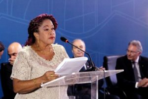 posse_luislindavalois_secretariade-promocaoda-igualdaderacial_sivanildofernandes-obritonews-11-460x307