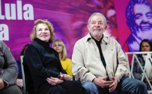 hk_lula-e-marisa-leticia-encontro-mulheres-santo-andre-10-anos-lei-maria-da-penha_00215082016-850x527-300x186