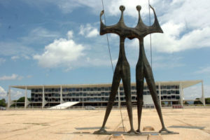 praca-dos-tres-poderes-em-brasilia.-jose-cruzagencia-brasil-460x307