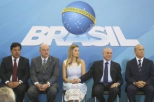 presidente-michel-temer-e-a-primeira-dama-marcela-temer-participam-do-lancamento-do-crianca-feliz-foto-antonio-cruz-agencia-brasil-460x307