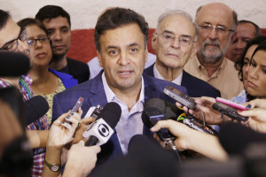 aecio-neves-visita-o-instituto-flordelis-igo-estrela47