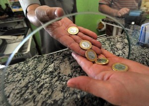 Economia-foto-Marcello-Casal-ABr-1-300x214