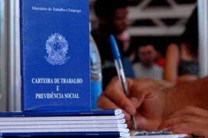carteira-de-trabalho-foto-ebc-300x200