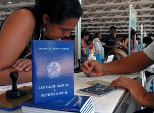 carteira_de_trabalho_-_marcello_casal_jr_-_abr-300x220