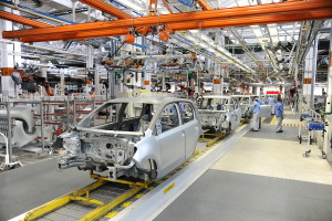 Na foto fabrica linha de monatgem da Volkswagem em Taubaté.
