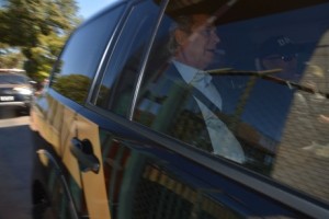 Ex-ministro José Dirceu, deixa a sede da Polícia Federal em Brasília (Marcello Casal/Agência Brasil)