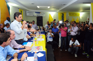 20-02-12-aecio-neves-santos_13 (1)