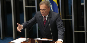 alvarodias_plenario_18_02_2015-300x150
