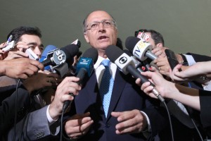 gov-geraldo-alckmin-no-congresso-2-300x200