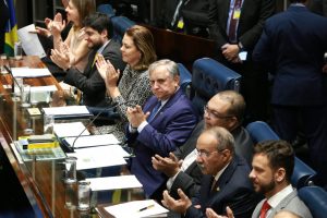 Senador Izalci Lucas (PSDB-DF) promoveu sessão solene na casa legislativa
