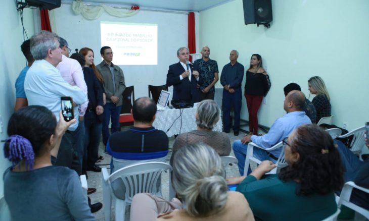 Presidente PSDB-DF, senador Izalci Lucas, durante encontro na Estrutural.