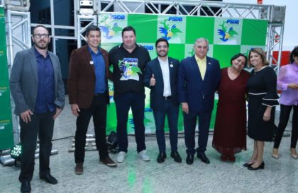 Cristiano Monteiro (PSDB Sustentabilidade) entre os dirigentes da sigla no DF