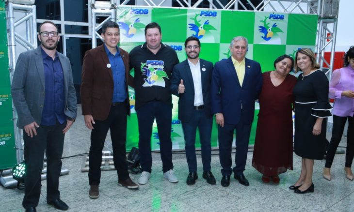 Cristiano Monteiro (PSDB Sustentabilidade) entre os dirigentes da sigla no DF