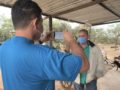 Izalci durante visita ao assentamento rural