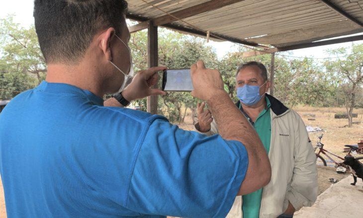 Izalci durante visita ao assentamento rural