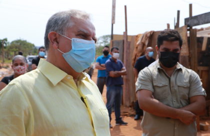 Senador Izalci e Sérgio Izalci na Estrutural