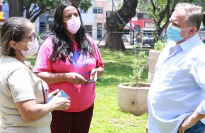 Izalci com tucanas no Núcleo Bandeirante