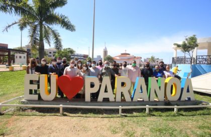 Izalci e equipe tucana durante visita ao Paranoá
