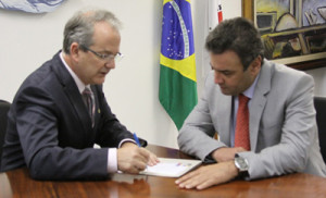 O deputado federal César Colnago e o senador Aécio Neves