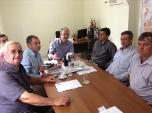 Deputado César Colnago reunido com lideranças do município de Pancas