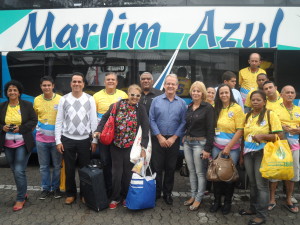 O presidente do PSDB-ES, deputado César Colnago, com os tucanos capixabas, antes de embarcarem para SP
