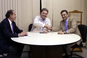 Retrato com senador Aécio Neves e ex Deputado Vitória Luiz Paulo local: Senado Federal Gabinete Senador Aécio Neves crédito: Igo Estrela/PSDB