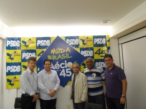 Médicos se reuniram com o secretário-geral do PSDB-ES, Ruy Marcos Gonçalves: propostas para melhorar a saúde no Brasil