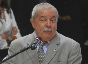 Brasília - O ex-presidente Luiz Inácio Lula da Silva fala no 5º Fórum Ministerial de Desenvolvimento, que reúne representantes de 30 nações dos continentes americano e africano para debater temas sociais e econômicos
