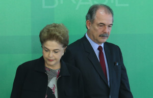 Brasília- DF 11-03-2016 Presidenta, Dilma e ministro, Aloizio Mercadante, durante reunião com reitores das Universidades Federais. Foto Lula Marques/Agência PT