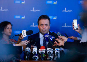 Aécio-int3