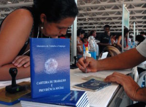 carteira_de_trabalho_-_marcello_casal_jr_-_abr-300x220