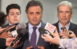 aecio coletiva